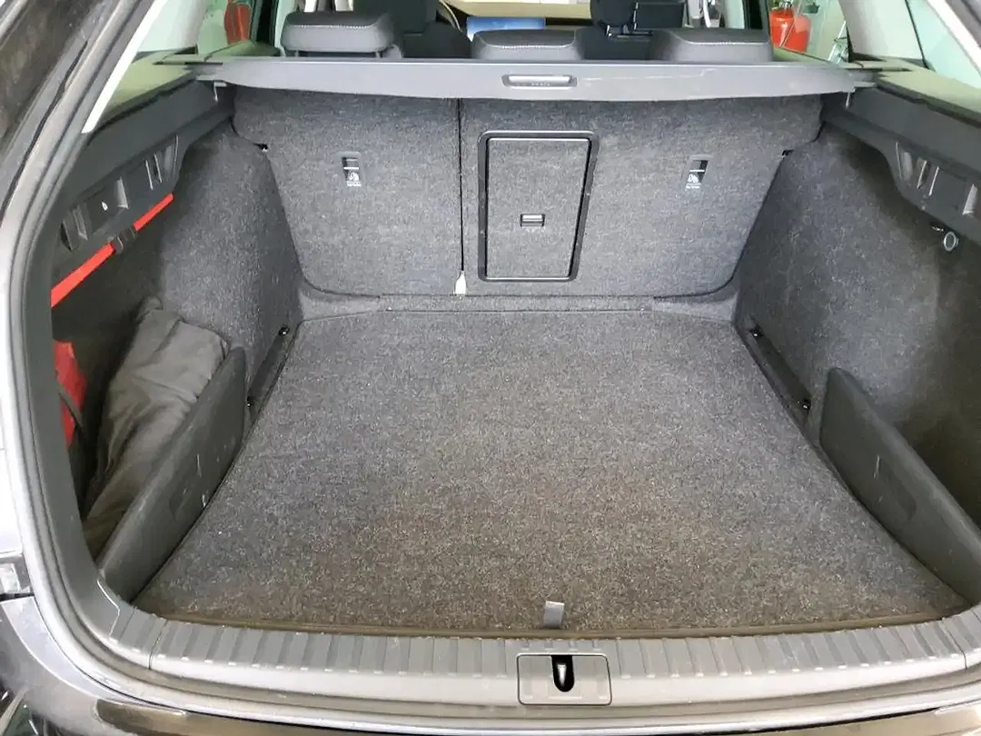 Skoda Octavia 2.0 TDI DSG Combi Tour - Thumbnail 4