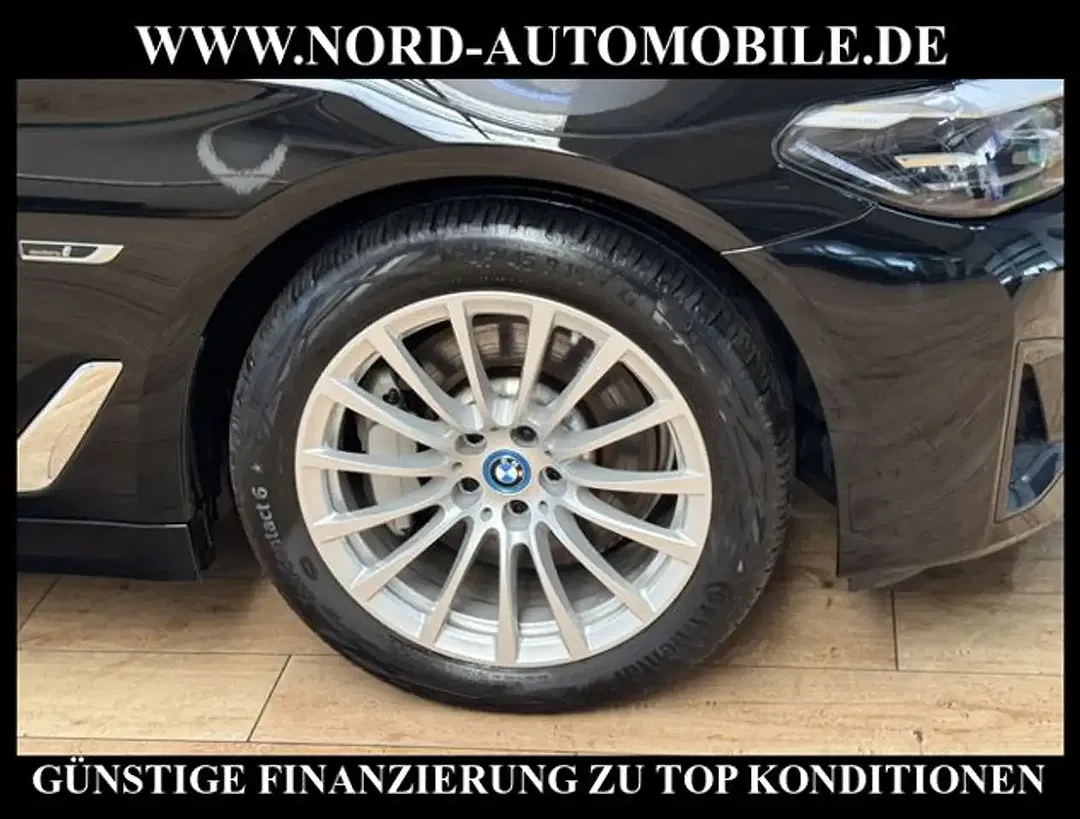 BMW 530 xDrive Touring - Thumbnail 11