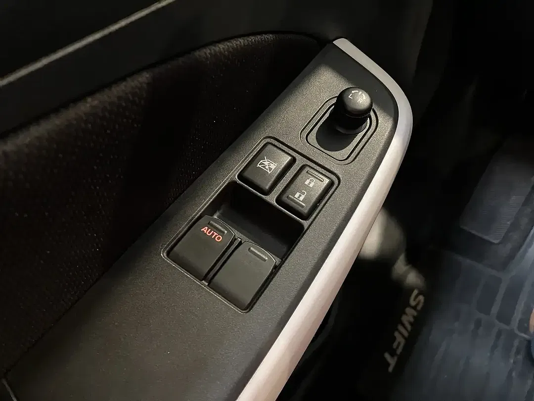 Suzuki Swift Hybrid 1.2 - Thumbnail 18