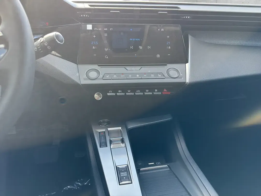 Peugeot 308 145 Hybrid Allure SW - Thumbnail 12