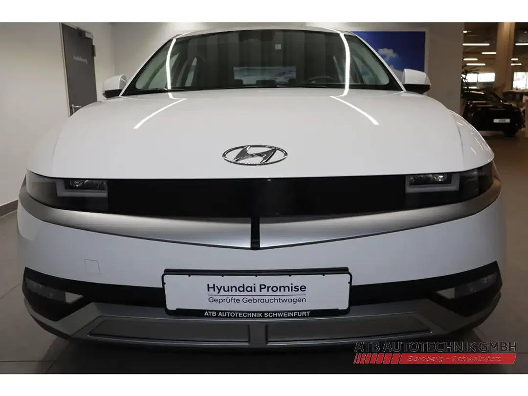 Hyundai IONIQ 5 - Thumbnail 3