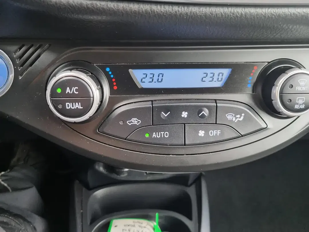 Toyota Yaris 1.5 Hybrid - Thumbnail 13