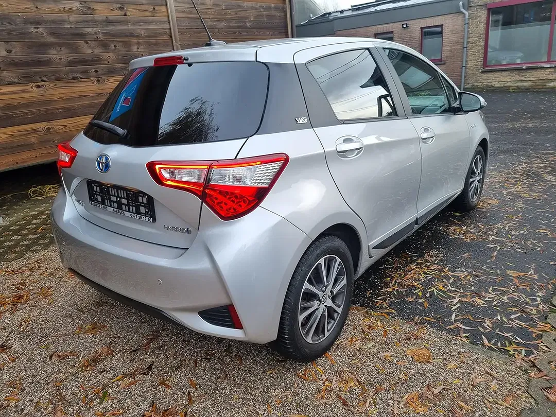 Toyota Yaris 1.5 Hybrid - Thumbnail 5