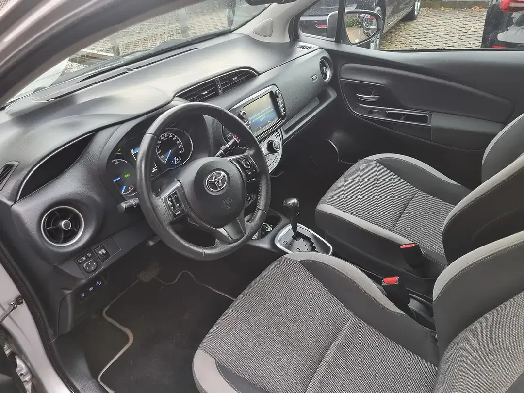 Toyota Yaris 1.5 Hybrid - Thumbnail 8