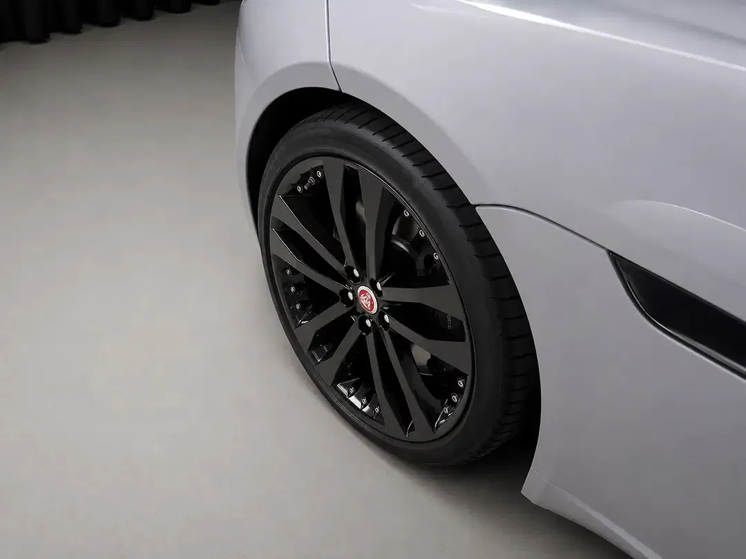 Jaguar F-Type 3.0 V6 - Thumbnail 4