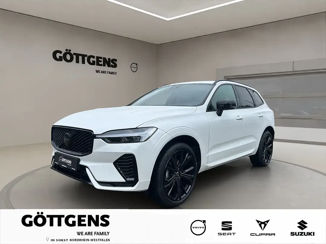 Volvo XC60 B5 AWD Plus Black Edition - Thumbnail 1
