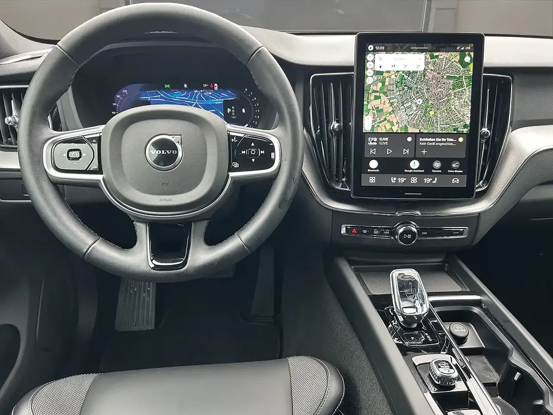 Volvo XC60 B5 AWD Plus Black Edition - Thumbnail 8