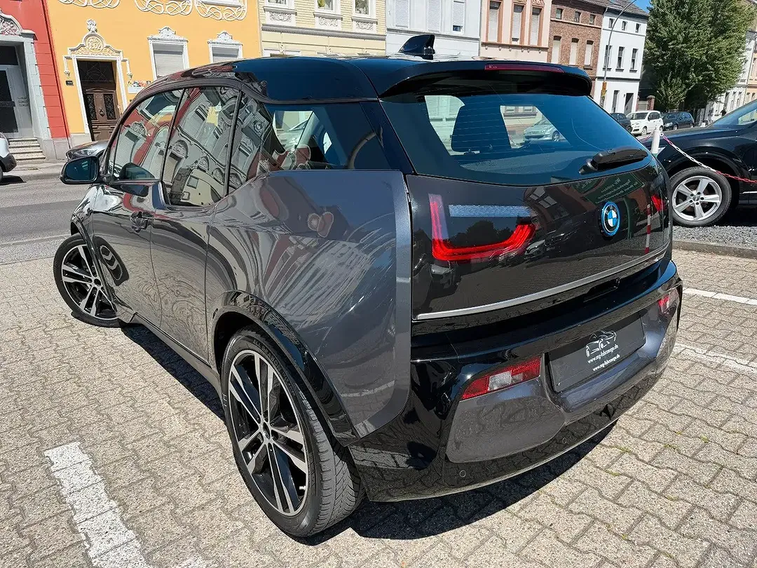 BMW i3 - Thumbnail 3