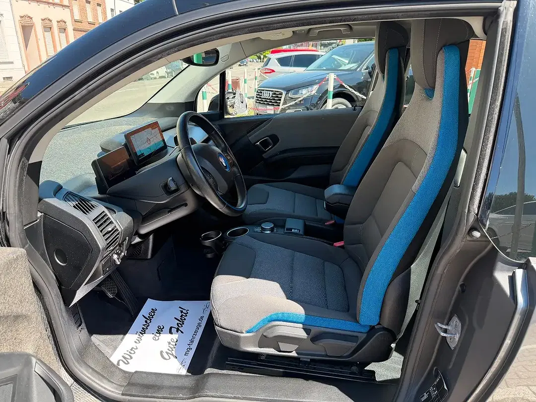 BMW i3 - Thumbnail 5