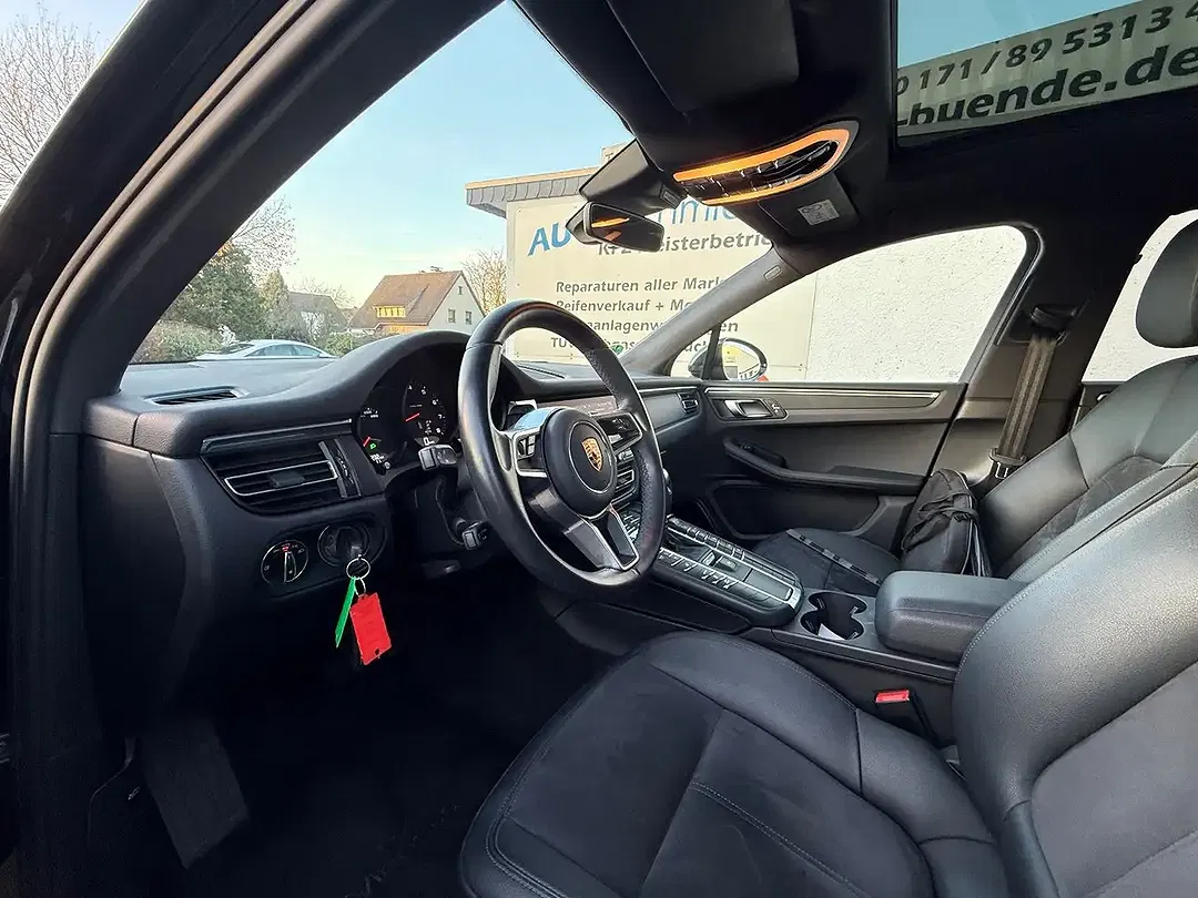 Porsche Macan - Thumbnail 5