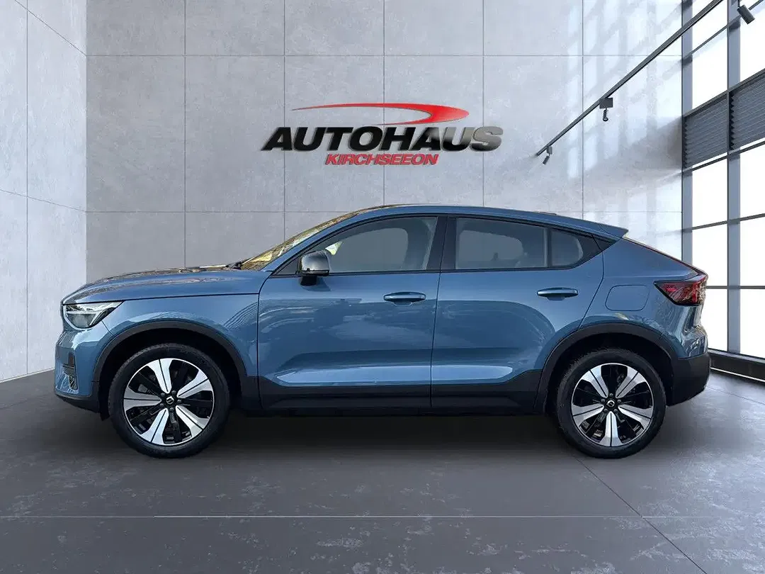 Volvo C40 EV Recharge Core - Thumbnail 4