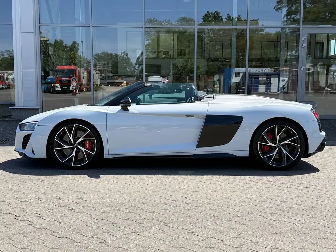 Audi R8 5.2 FSI performance - Thumbnail 11