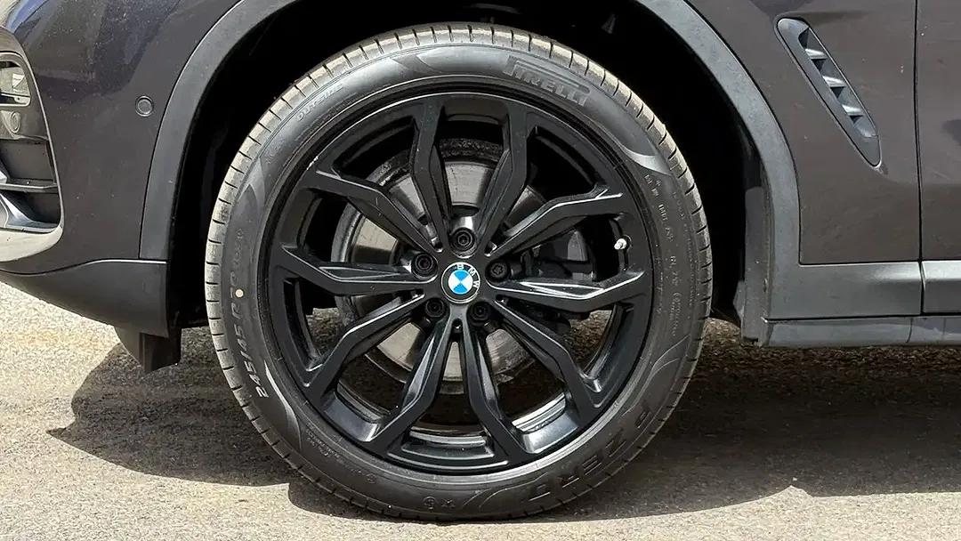 BMW X4 xDrive - Thumbnail 4