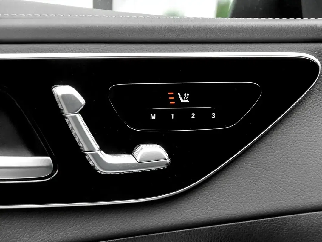 Mercedes-Benz E 200 Night - Thumbnail 12