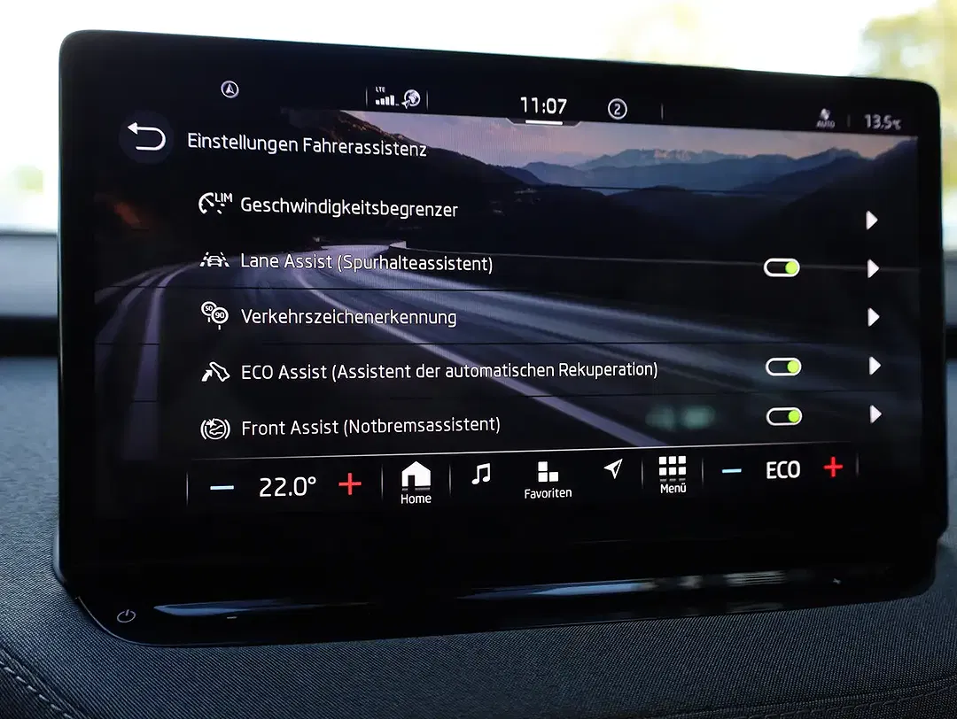 Skoda Enyaq 50 Loft - Thumbnail 23