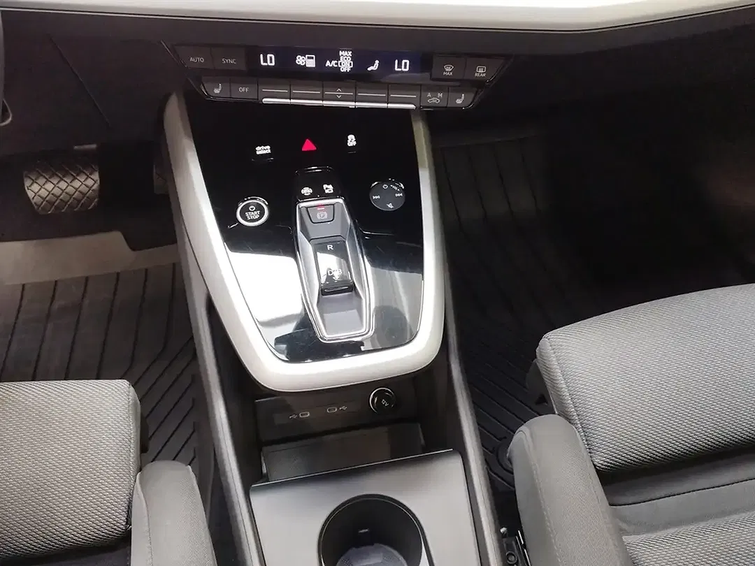 Audi e-tron S line plus - Thumbnail 13