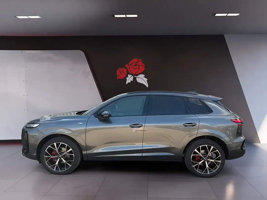 Audi Q3 1.5 TFSI S line - Thumbnail 2