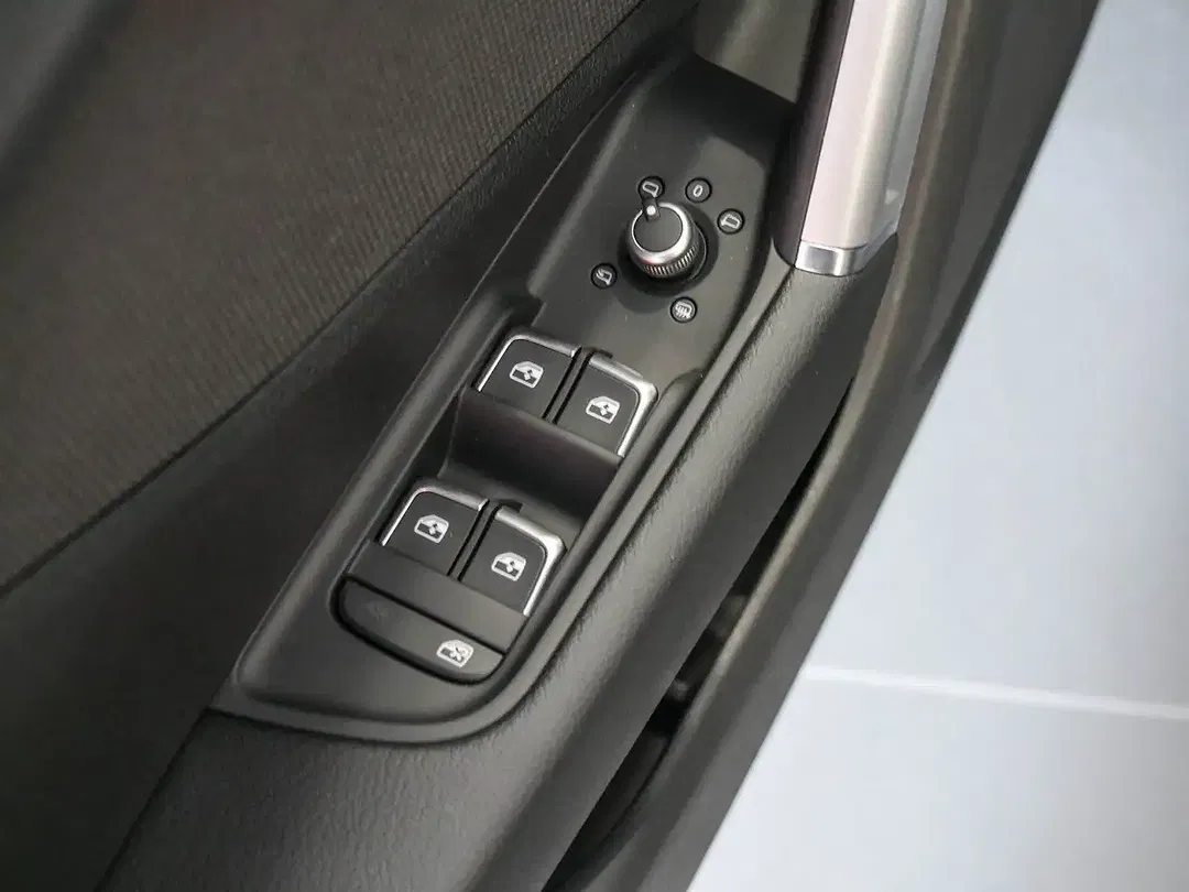 Audi Q2 35 TFSI S tronic S line - Thumbnail 12