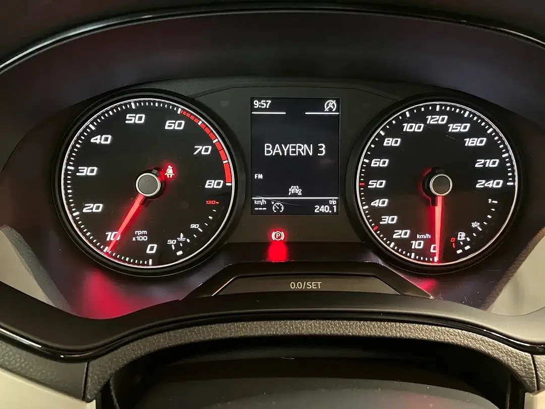 SEAT Arona 1.0 TSI Xcellence - Thumbnail 12