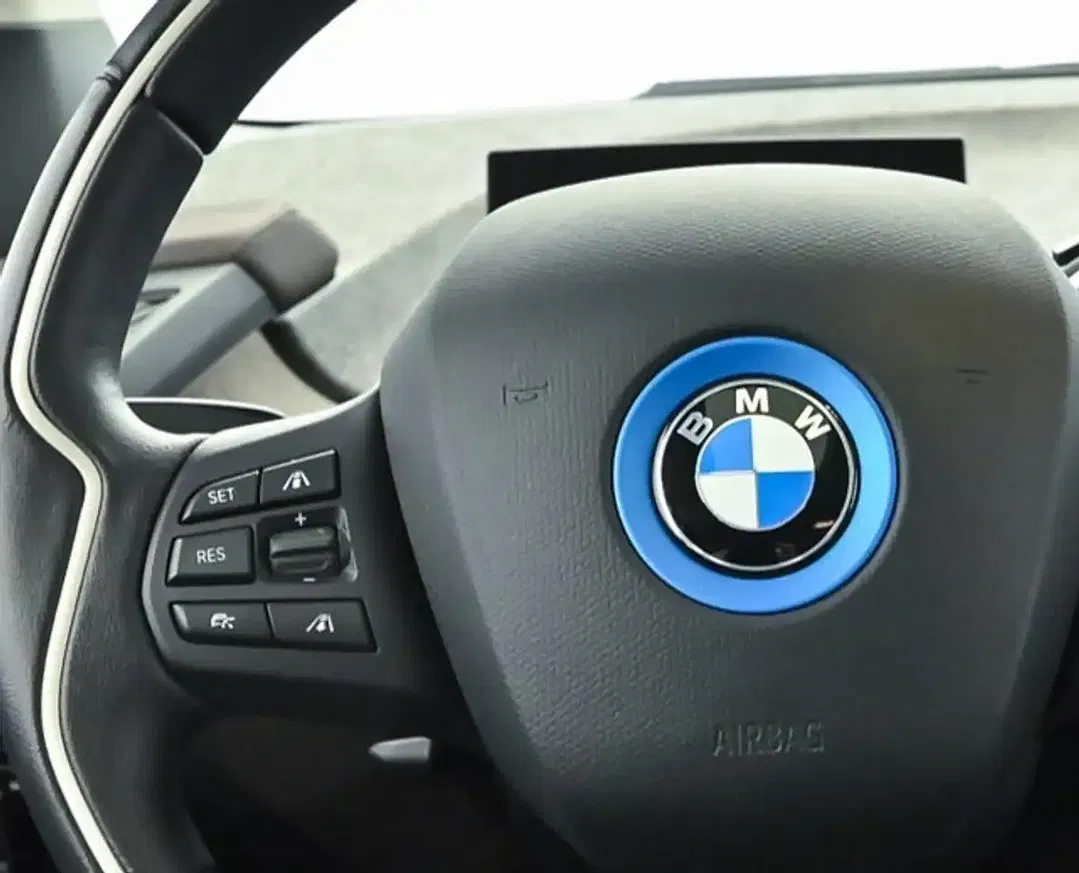 BMW i3 - Thumbnail 6