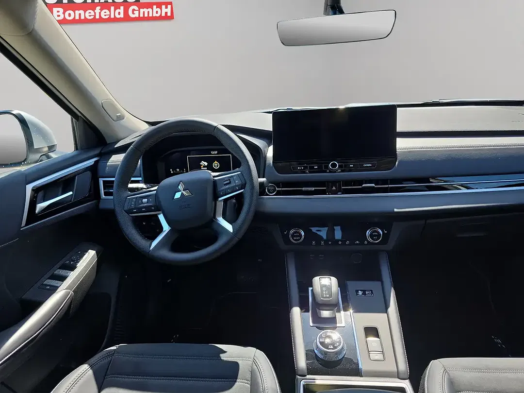 Mitsubishi Outlander 2.4 PHEV Hybrid 4WD Intro Edition - Thumbnail 11
