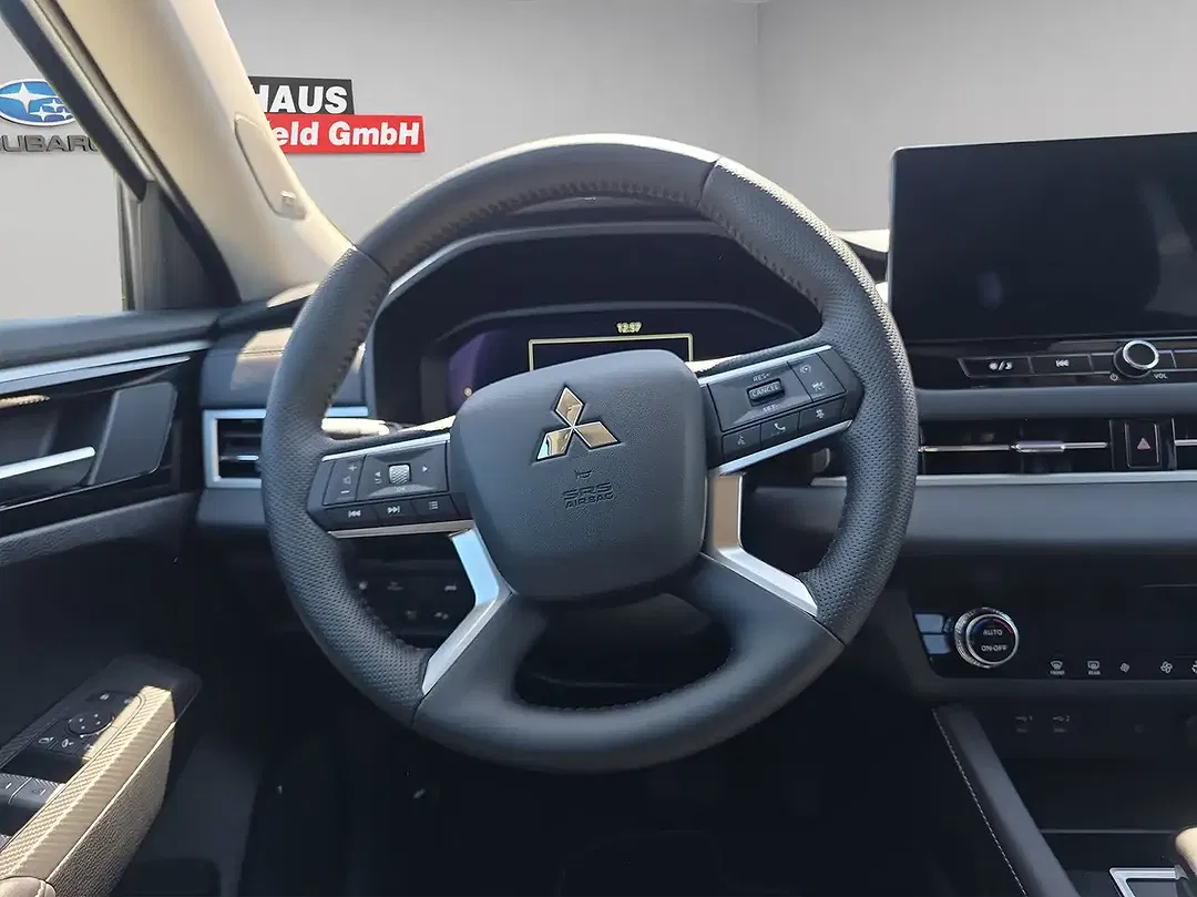 Mitsubishi Outlander 2.4 PHEV Hybrid 4WD Intro Edition - Thumbnail 12