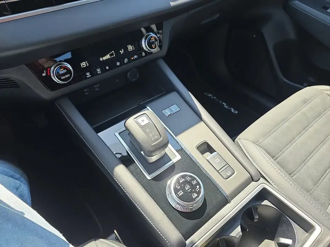 Mitsubishi Outlander 2.4 PHEV Hybrid 4WD Intro Edition - Thumbnail 17
