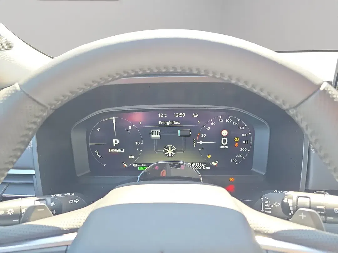 Mitsubishi Outlander 2.4 PHEV Hybrid 4WD Intro Edition - Thumbnail 18