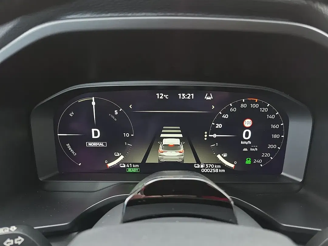 Mitsubishi Outlander 2.4 PHEV Hybrid 4WD Intro Edition - Thumbnail 22