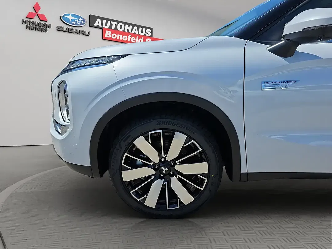 Mitsubishi Outlander 2.4 PHEV Hybrid 4WD Intro Edition - foto 25