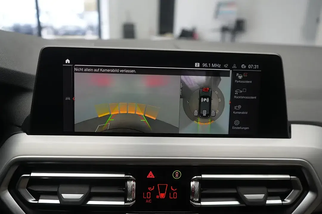 BMW X4 xDrive - Thumbnail 8