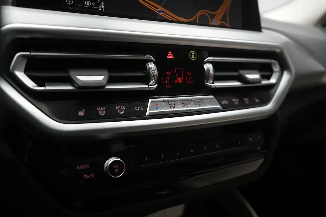 BMW X4 xDrive - Thumbnail 9