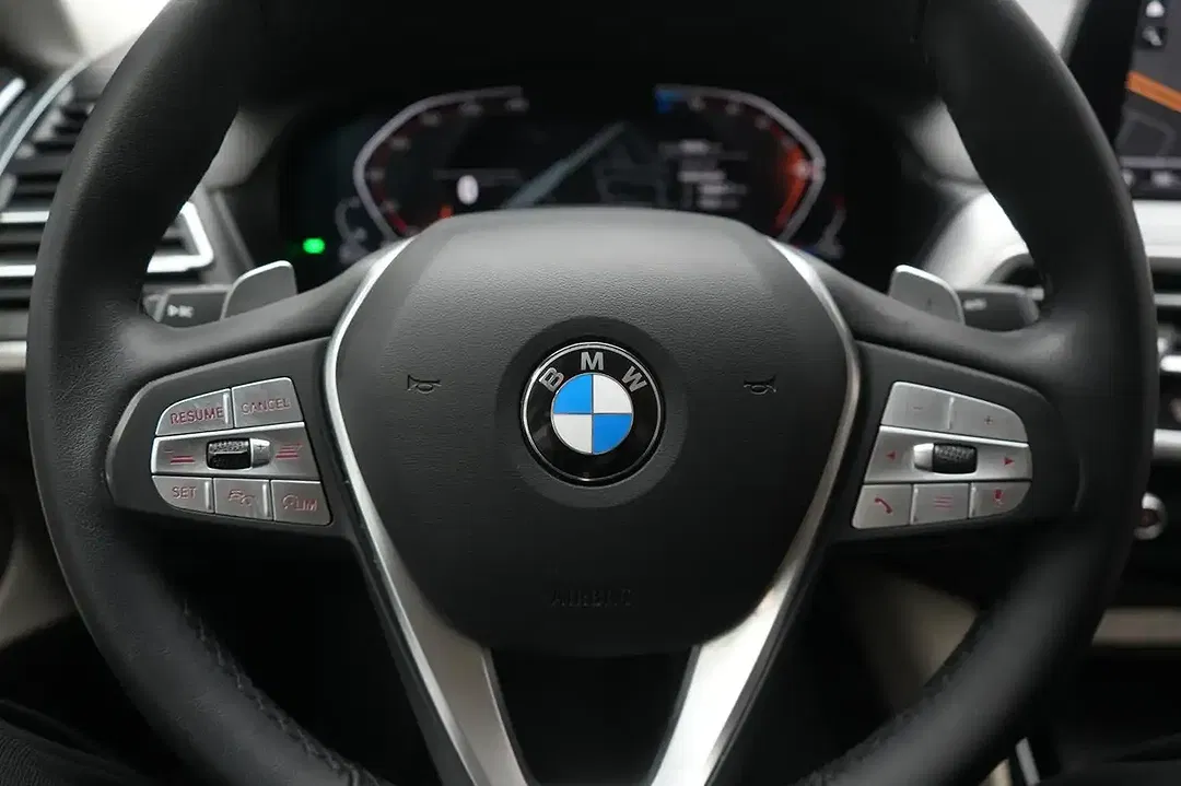 BMW X4 xDrive - Thumbnail 11