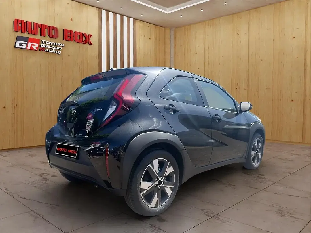 Toyota Aygo Hybrid Active - Thumbnail 5