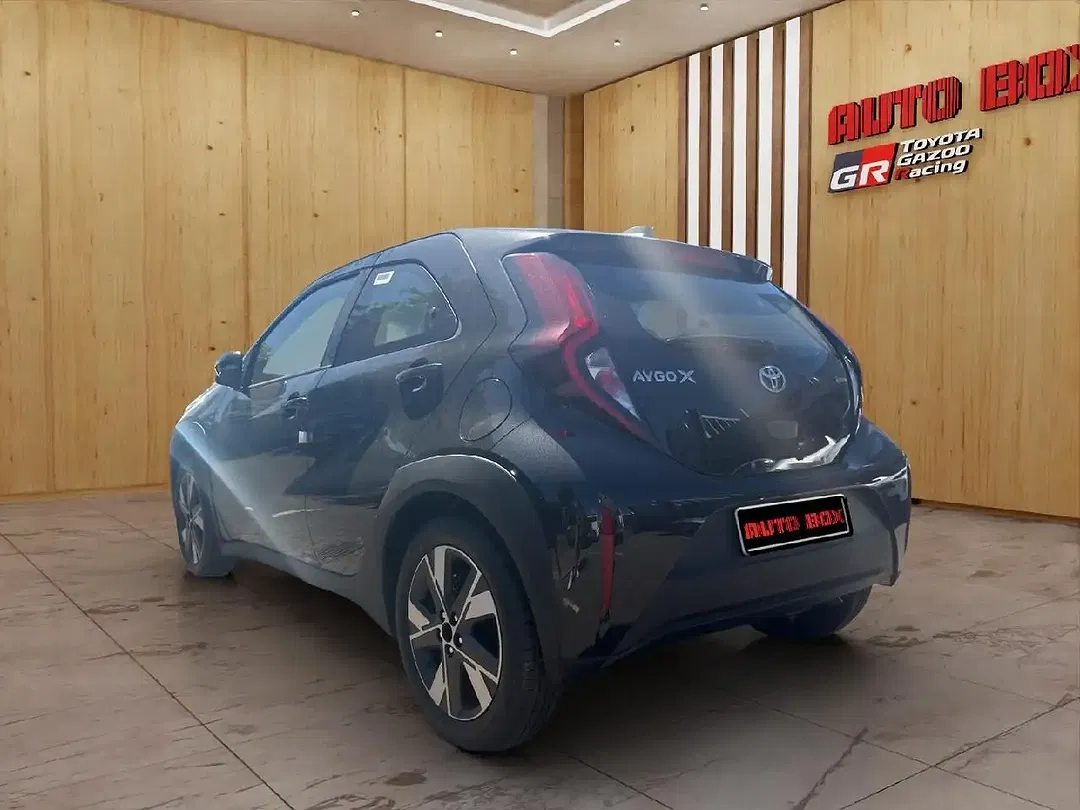 Toyota Aygo Hybrid Active - Thumbnail 8