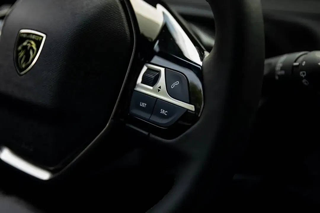 Peugeot 2008 156 EV - Thumbnail 12