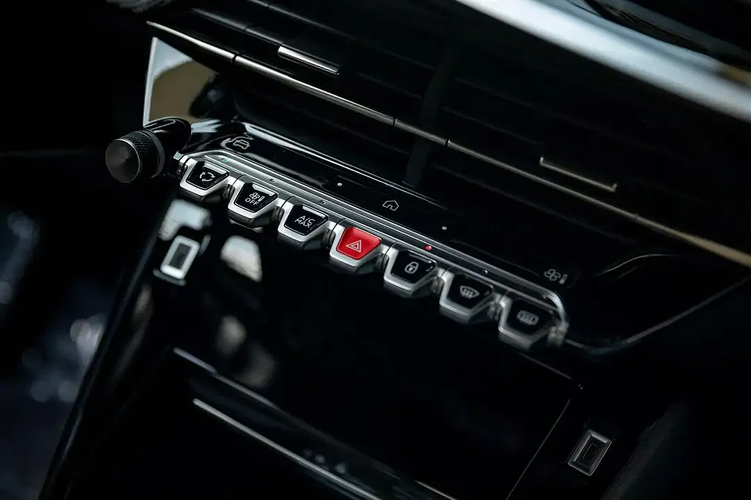 Peugeot 2008 156 EV - Thumbnail 14