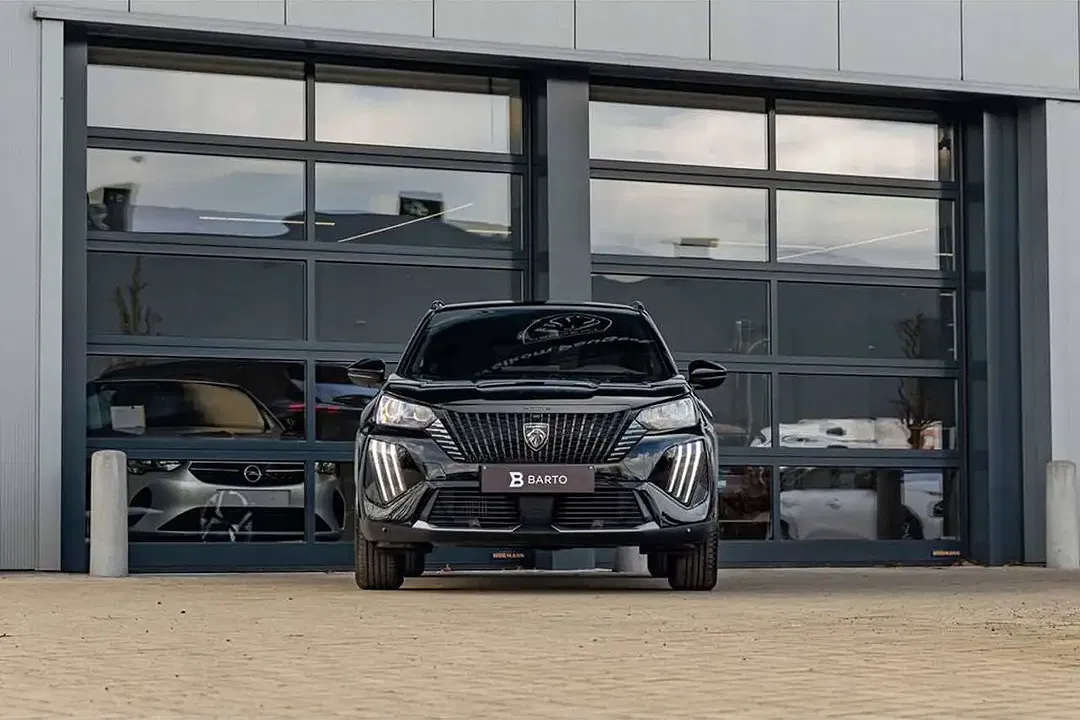 Peugeot 2008 156 EV - Thumbnail 3