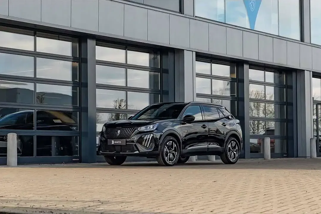 Peugeot 2008 156 EV - Thumbnail 4