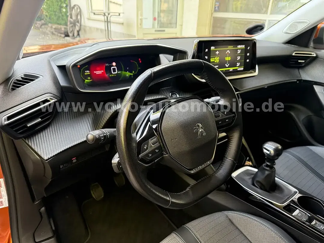 Peugeot 2008 PureTech Allure Pack - Thumbnail 10