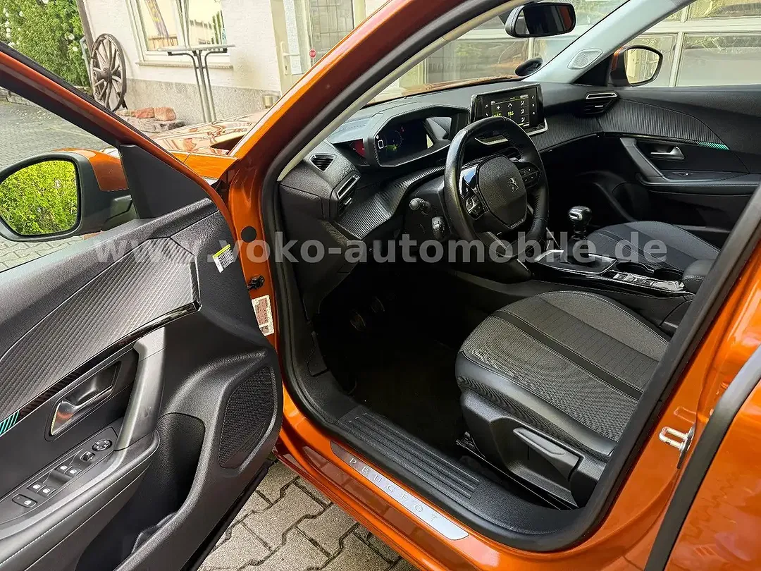 Peugeot 2008 PureTech Allure Pack - Thumbnail 9
