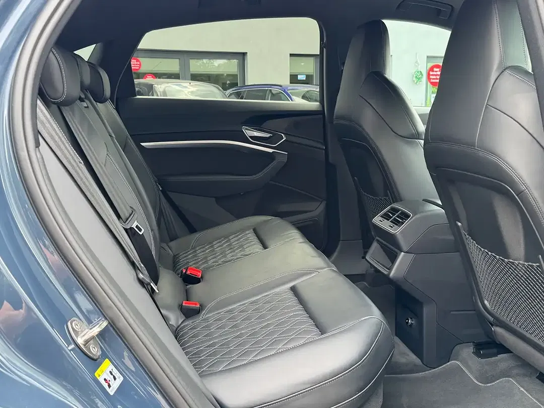 Audi e-tron quattro Sportback - Thumbnail 11