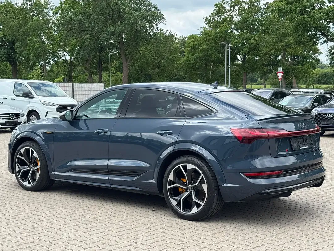 Audi e-tron quattro Sportback - Thumbnail 4