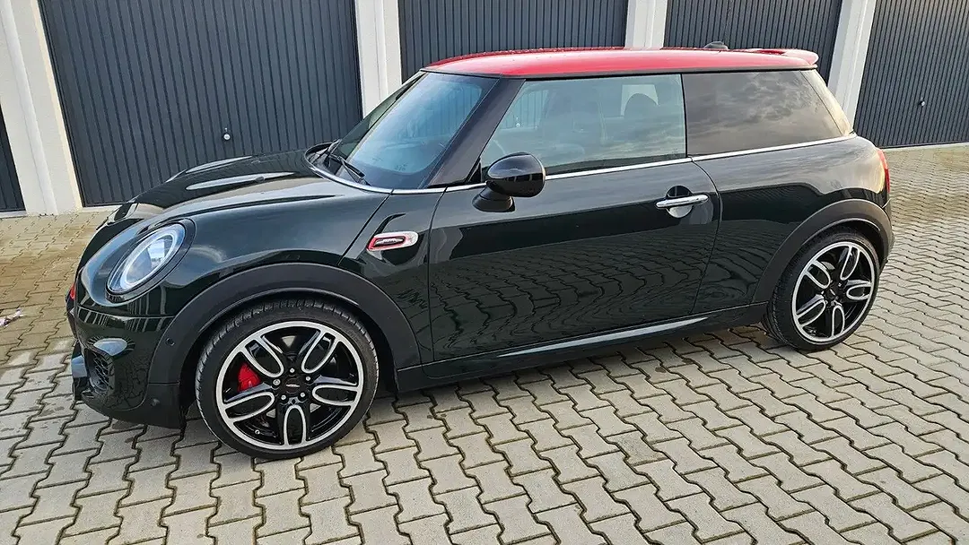 MINI John Cooper Works 2.0 - Thumbnail 2