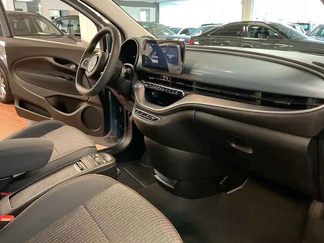 Fiat 500e Icon Comfort - Thumbnail 18