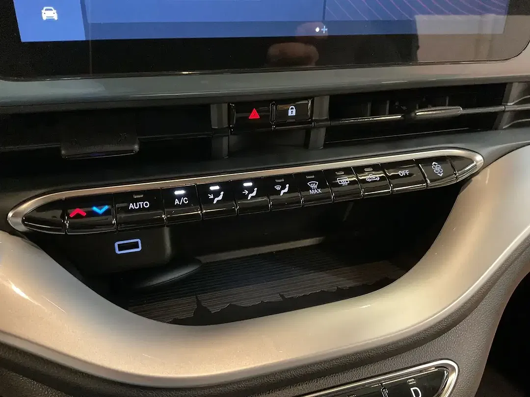 Fiat 500e Icon Comfort - Thumbnail 24