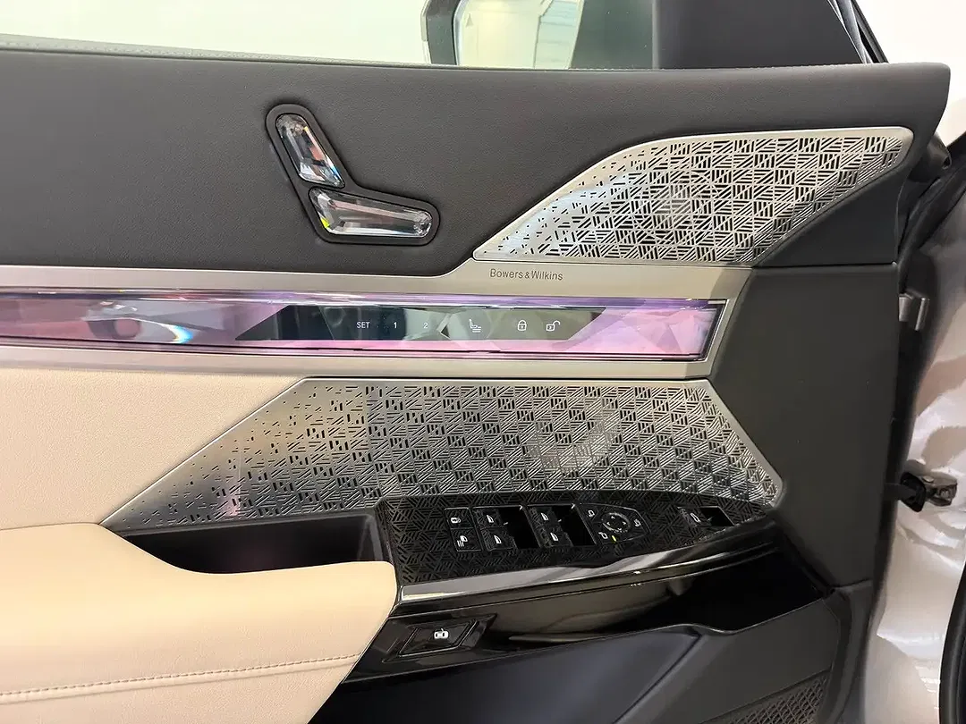 BMW 740 xDrive M Sport - Thumbnail 11
