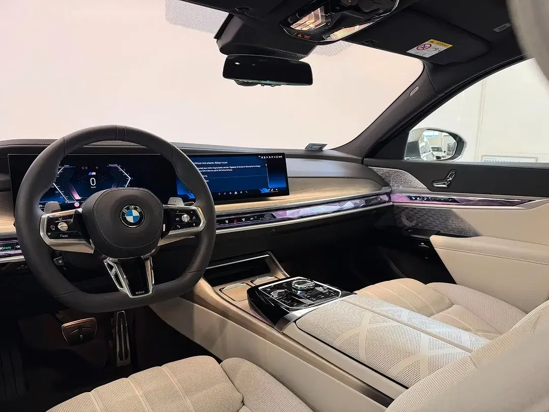 BMW 740 xDrive M Sport - Thumbnail 15