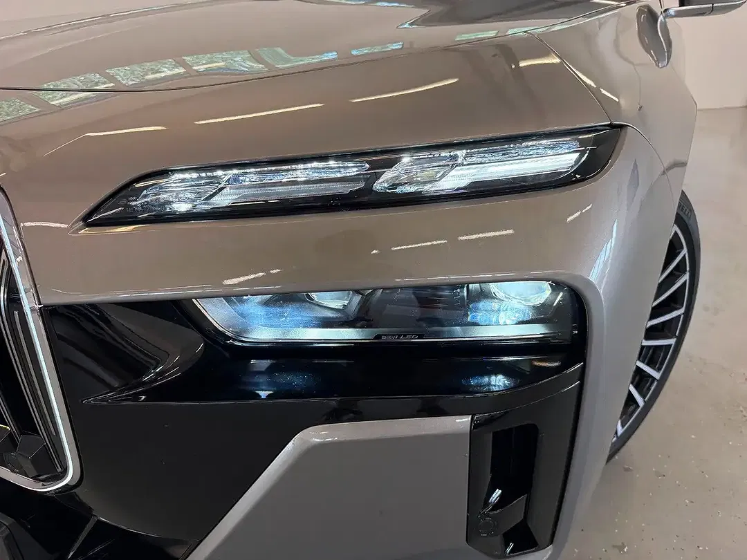 BMW 740 xDrive M Sport - Thumbnail 5