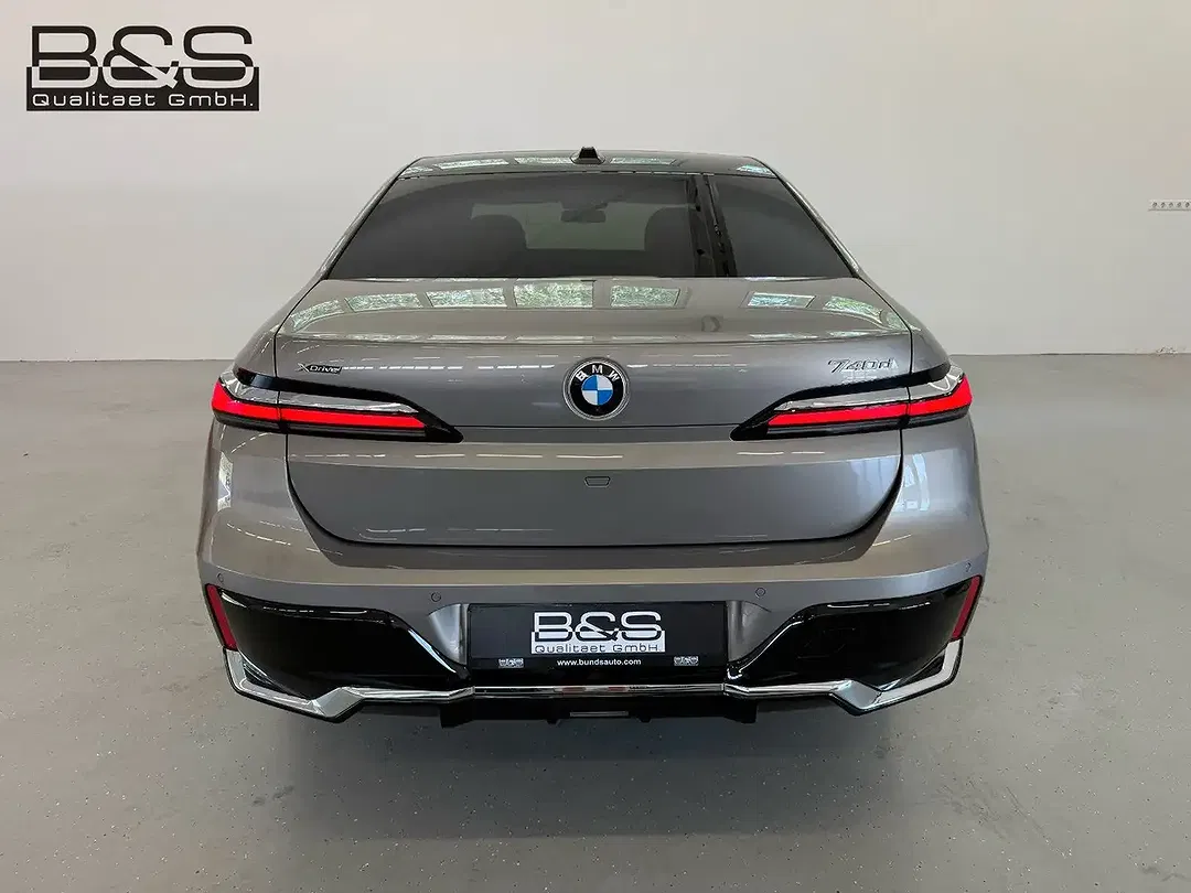 BMW 740 xDrive M Sport - Thumbnail 7